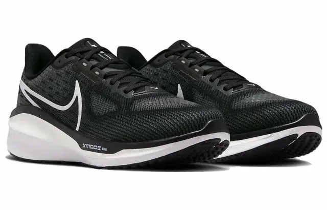 Nike Vomero 17