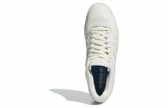 adidas originals Tyshawn