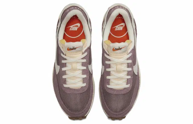 Nike Waffle Debut