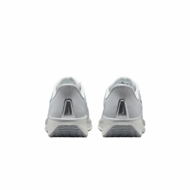 Nike Quest 6