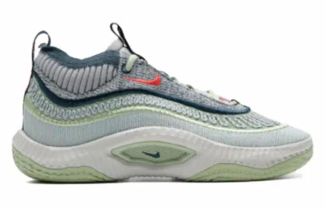 Nike Cosmic Unity 3