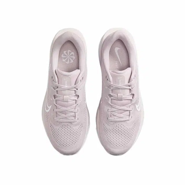 Nike Quest 6