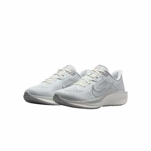 Nike Quest 6