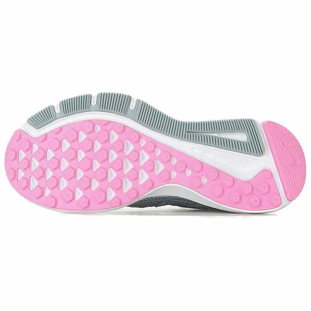 Nike Quest 3