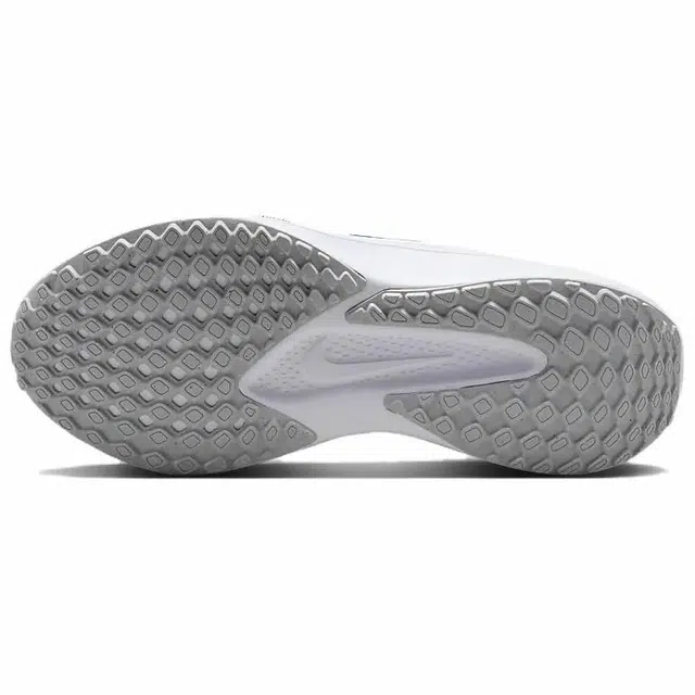 Nike Quest 6