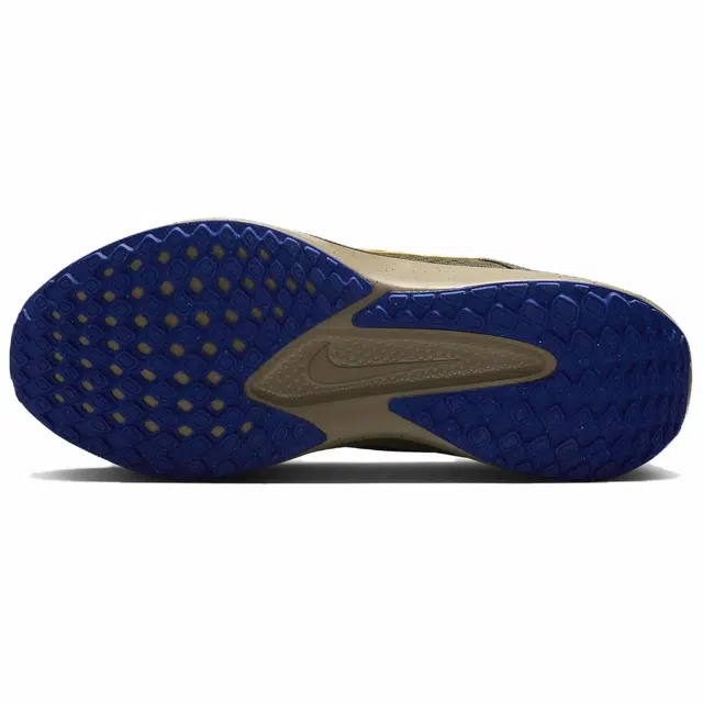 Nike Quest 6