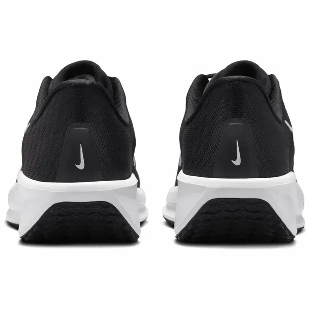 Nike Quest 6