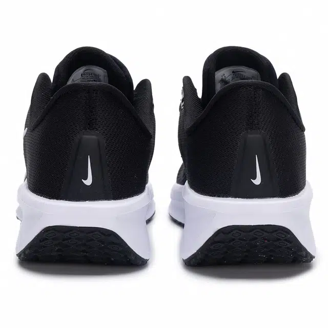 Nike Quest 6