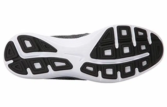 Nike REVOLUTION 3