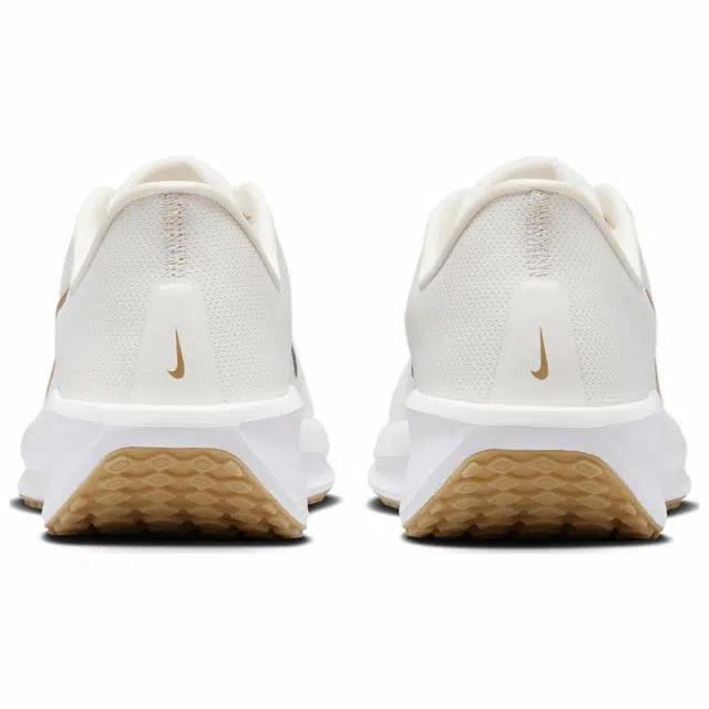Nike QUEST 6