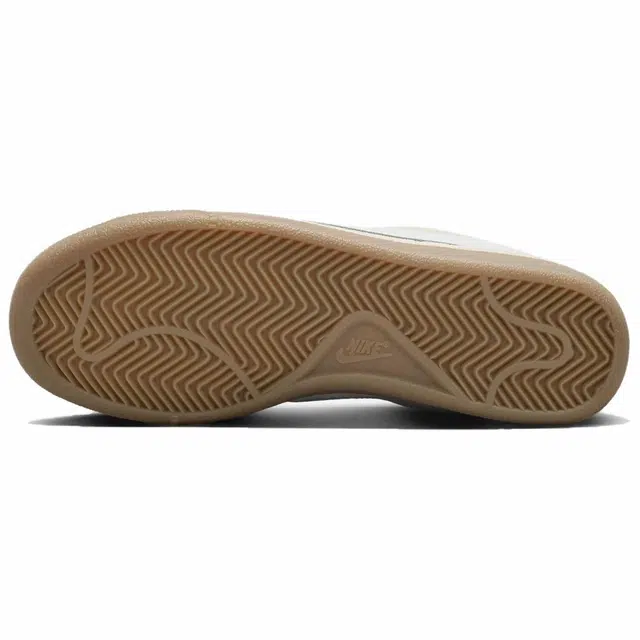 Nike Court Royale