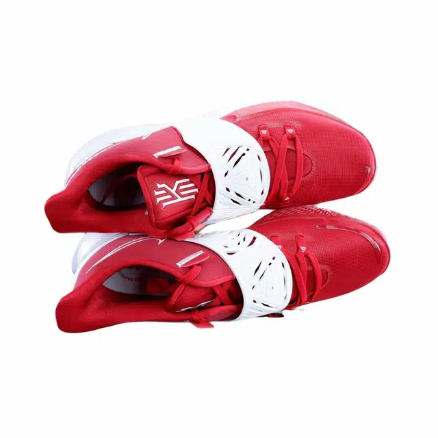Nike Kyrie Low 3 TB
