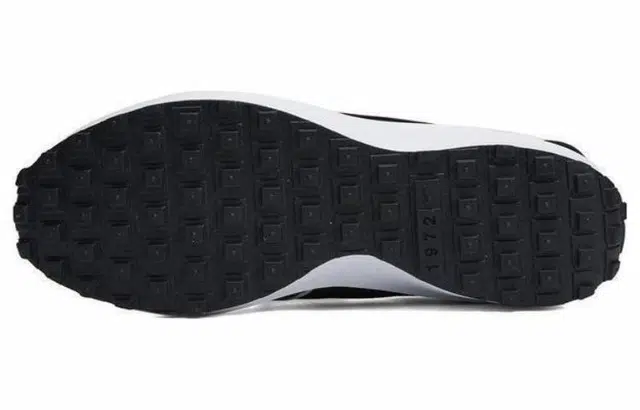 Nike Waffle Debut SE