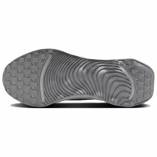 Nike Motiva
