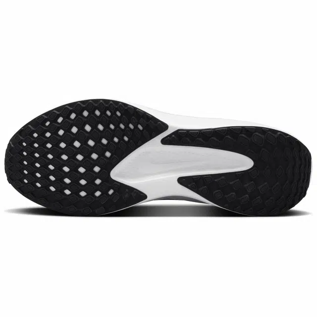 Nike Quest 6