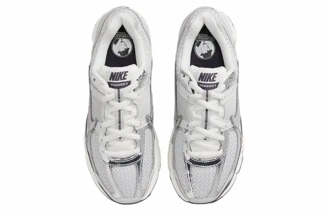 Nike Zoom Vomero 5 "Photon Dust"