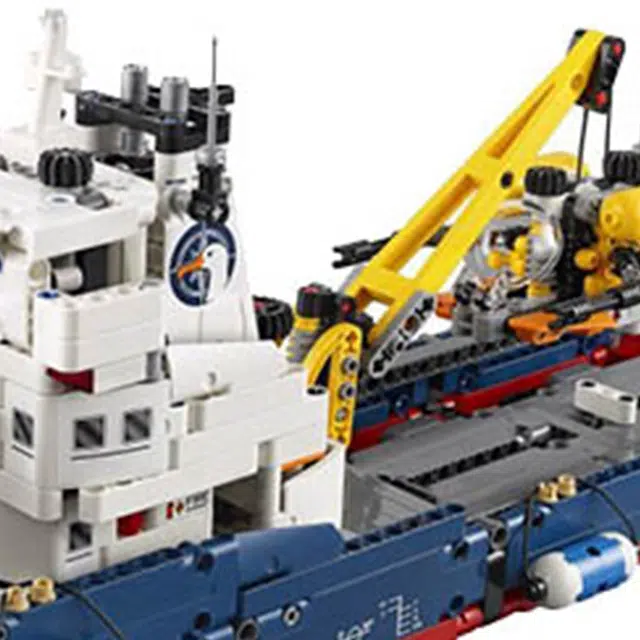 LEGO 42064