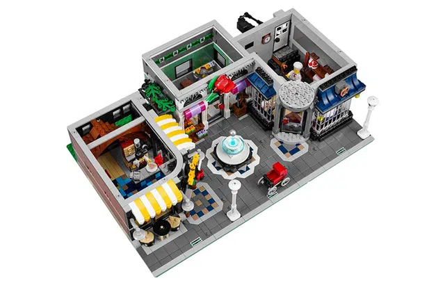 LEGO icons 10255