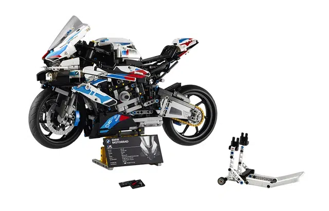 LEGO BMW M1000RR 42130