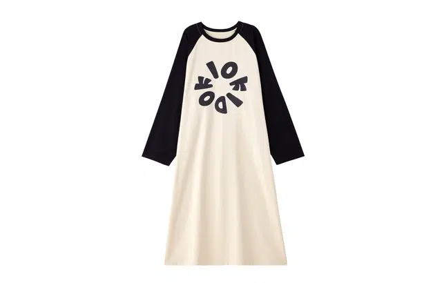 俏薇妮 简约时尚柔软字母高级感家居服休闲长袖睡裙 女款 杏色