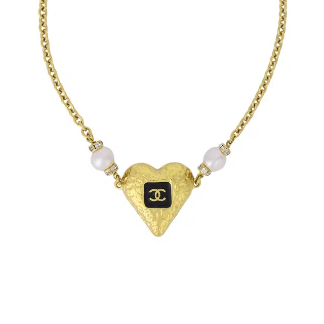 CHANEL -