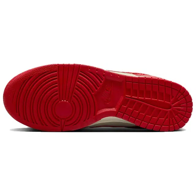 Nike Dunk Low "Roses"