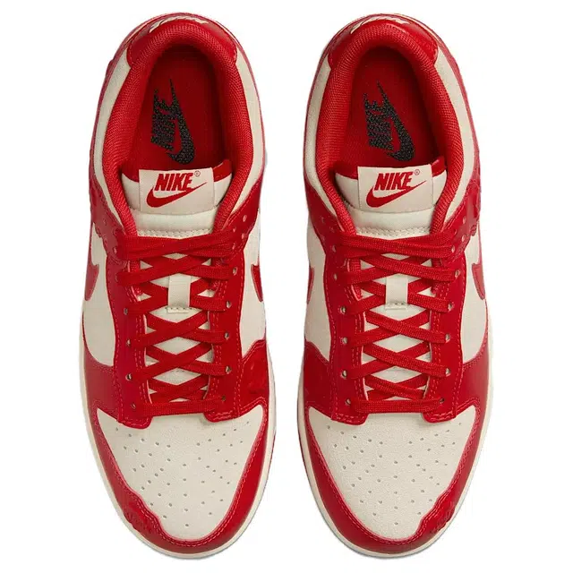 Nike Dunk Low "Roses"