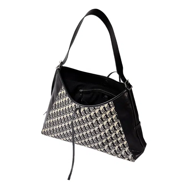 AQUASCUTUM