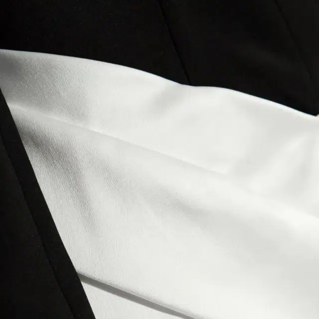 BALMAIN SS25 V