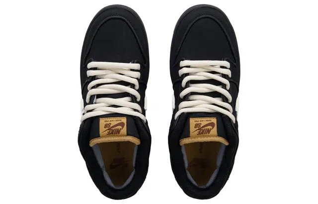 Nike Dunk SB "white hole 2.0"