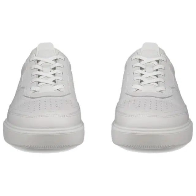ecco Street Court