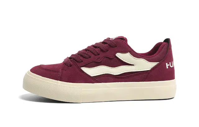 HUANQIU Classic Sneakers