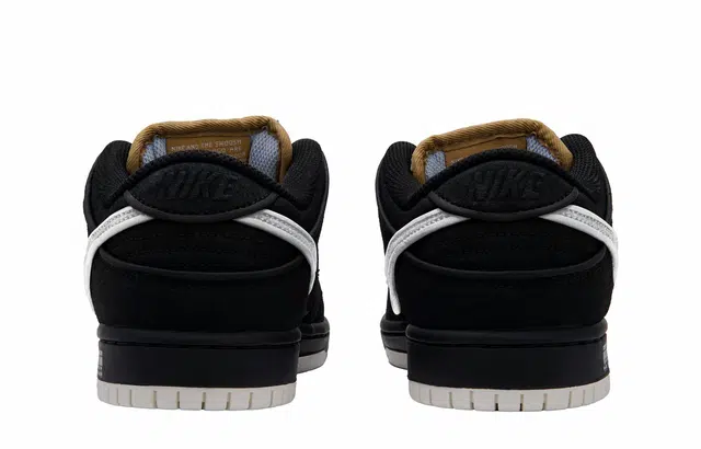 Nike Dunk SB "white hole 2.0"