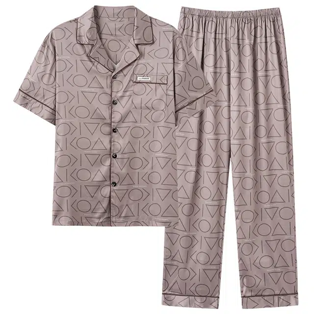 夏芬妍 简约轻柔丝滑微凉感几何图形冰丝翻领开衫家居服亲肤宽松舒适休闲短袖长裤可外穿睡衣套装 男款 棕色