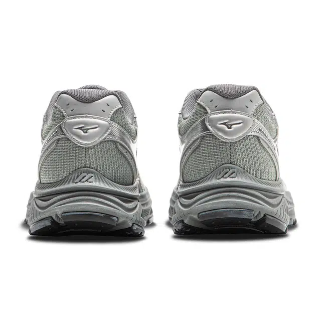 Mizuno Racer S