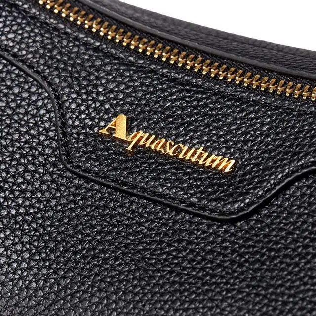 AQUASCUTUM