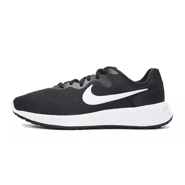 Nike REVOLUTION 6
