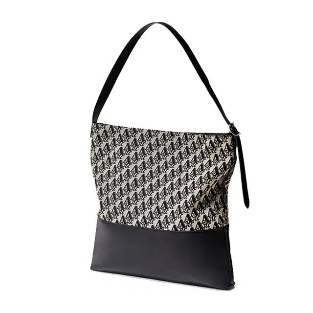 AQUASCUTUM