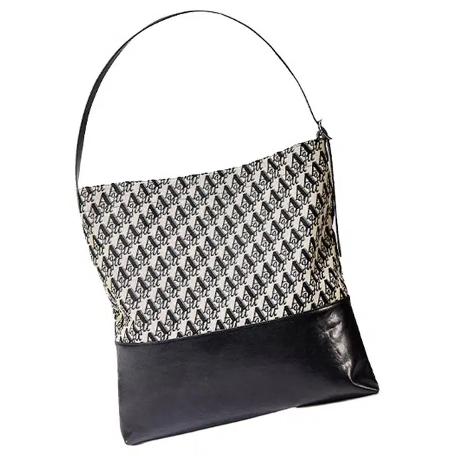 AQUASCUTUM