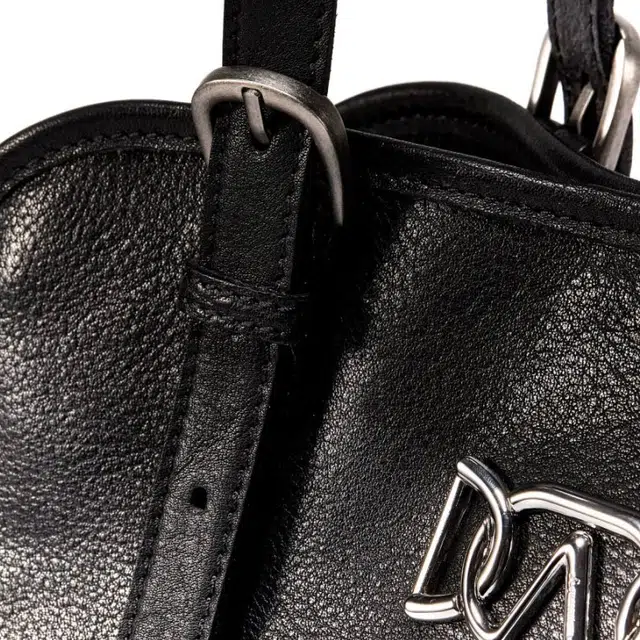 AQUASCUTUM