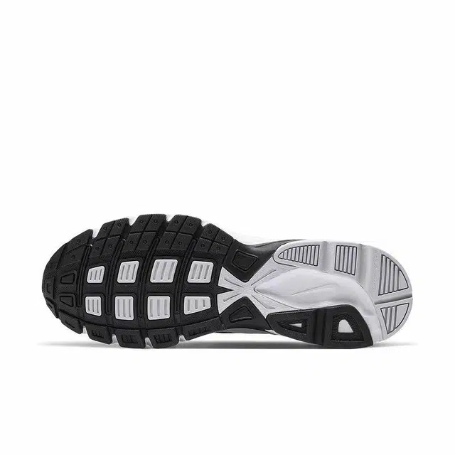Nike Initiator