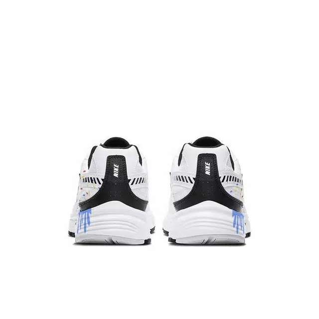 Nike Initiator