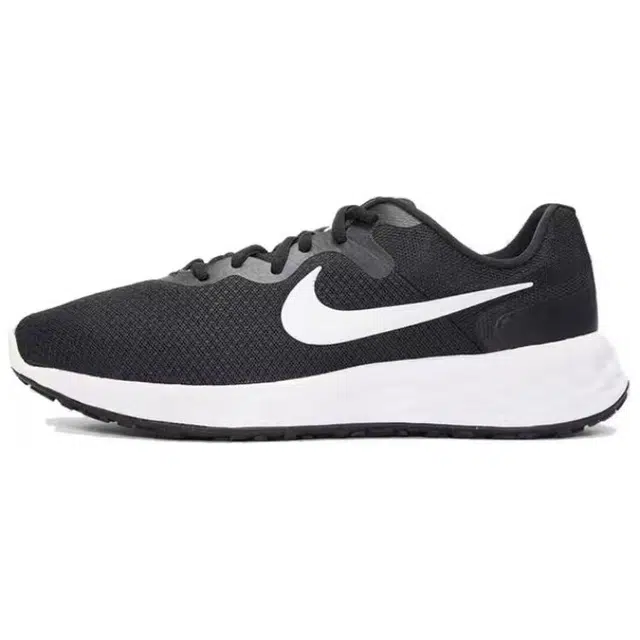 Nike REVOLUTION 6