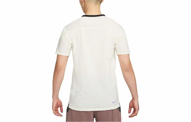 Nike Dri-FIT Trail Solar Chase T