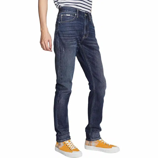 Lee
