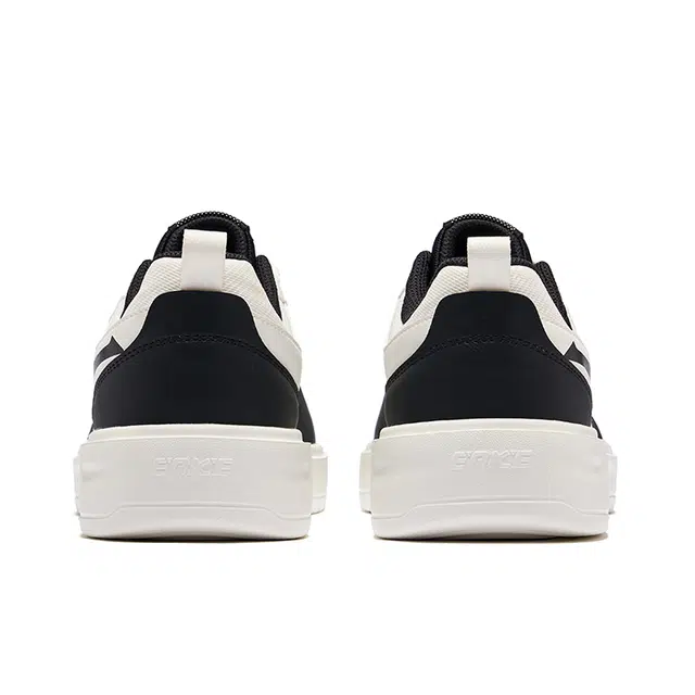 鸿星尔克 天青 潮流百搭 防滑耐磨 低帮 板鞋 男款 微晶白正黑