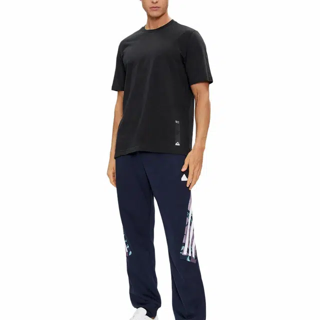 adidas City Escape Split-Hem Tee T