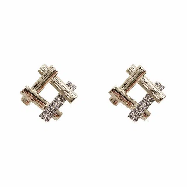 前方大荒野 镶钻镂空菱形耳饰井字形几何简约小众设计冷淡风轻奢高级感精致时髦独特个性日常通勤休闲百搭 锆石 耳钉 女款