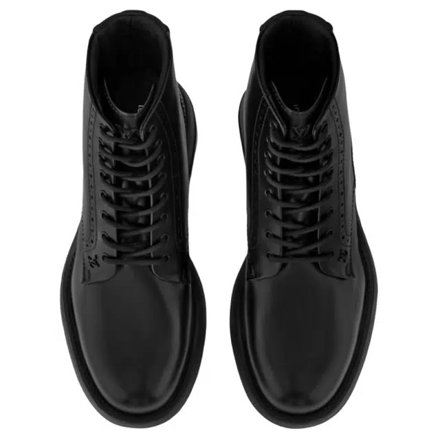 LOUIS VUITTON Bastille