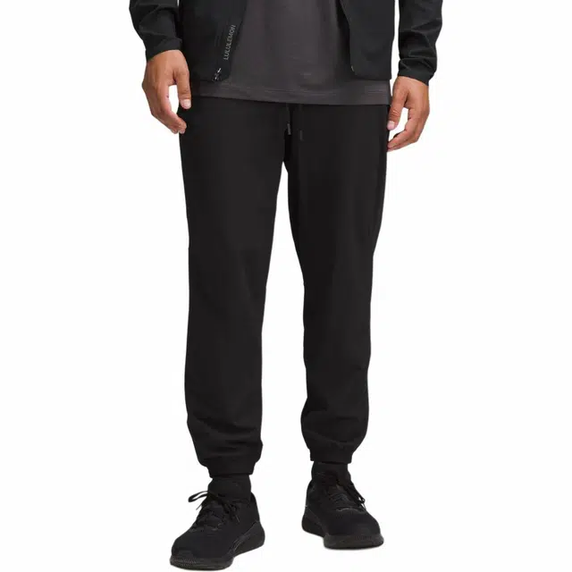 lululemon License to Train SS22 Logo
